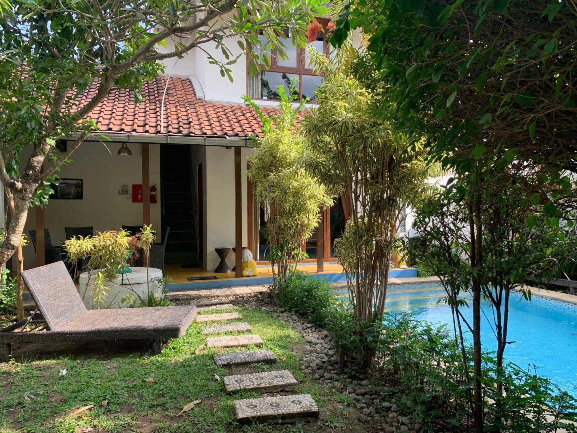 Villa Bougenville ยอกยาการ์ตา ภายนอก รูปภาพ