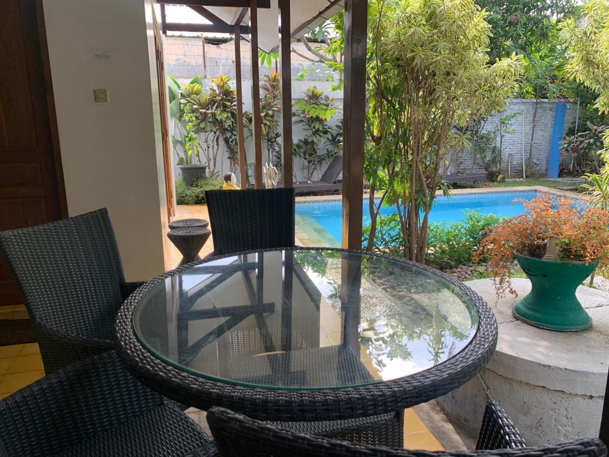 Villa Bougenville ยอกยาการ์ตา ภายนอก รูปภาพ